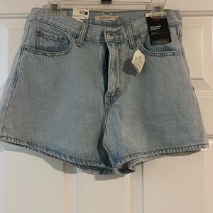 Levis 80s mom shorts size 28 NWT